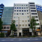 【第二登栄ビル：１階A室,２階52.30坪】神田駅徒歩1分！中央通りに面した視認性抜群の１階、２階の一括貸店舗！